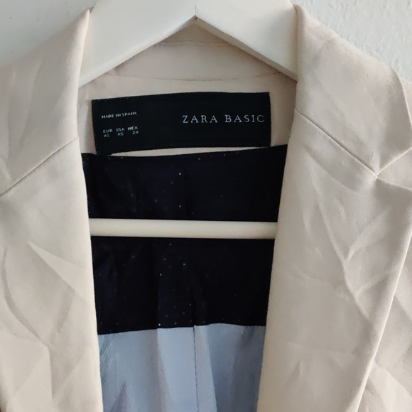 Blazer - Picture 2 of 6